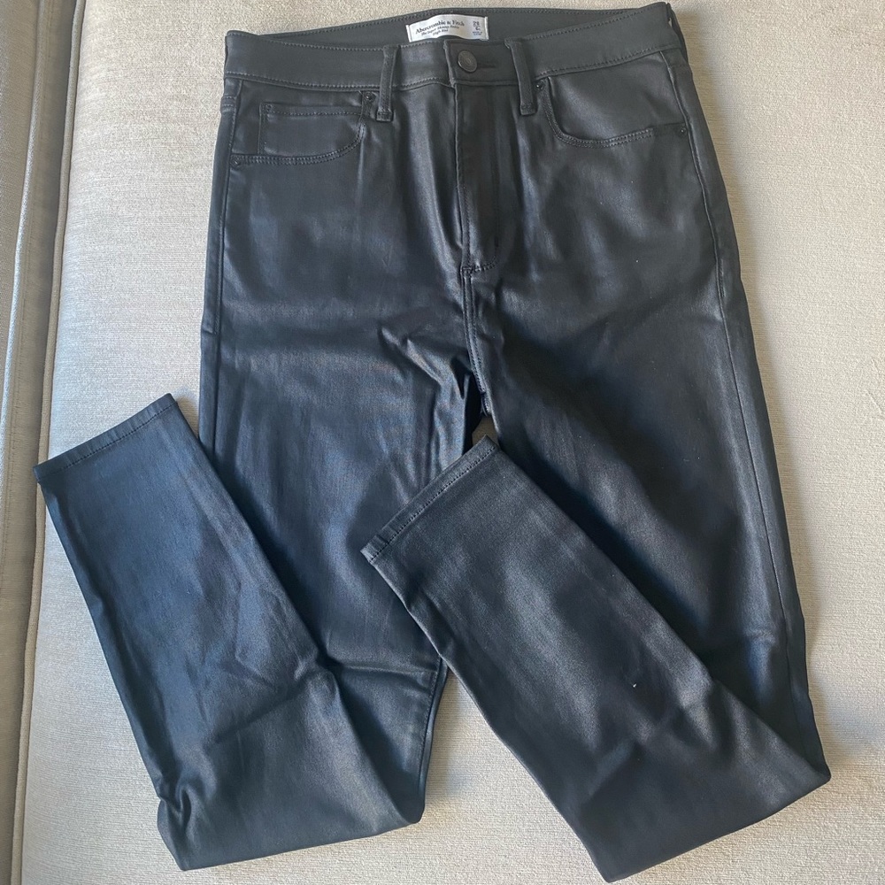 Slightly leather pants